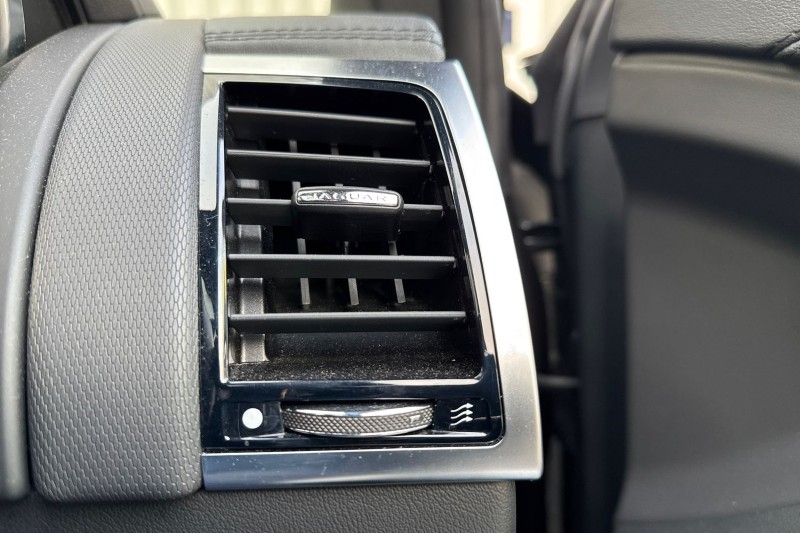 Used Jaguar F-Type 2019 for sale - 77106104: Photo 37