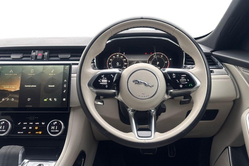 Used Jaguar F-Pace 2023 for sale - 77170648: Photo 15