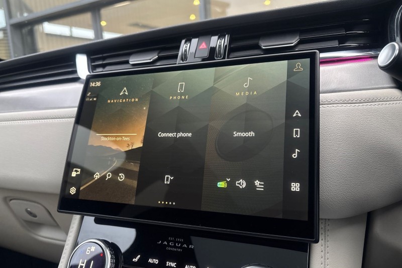 Used Jaguar F-Pace 2023 for sale - 77170648: Photo 31