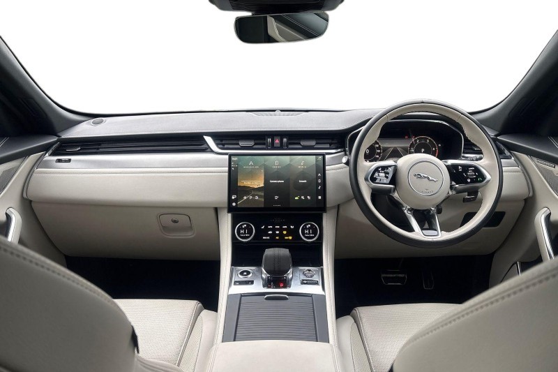 Used Jaguar F-Pace 2023 for sale - 77170648: Photo 9