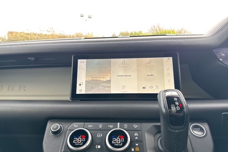 Used Land Rover Defender 2021 for sale - 76982161: Photo 14