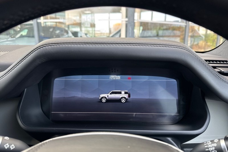 Used Land Rover Defender 2021 for sale - 76982161: Photo 16