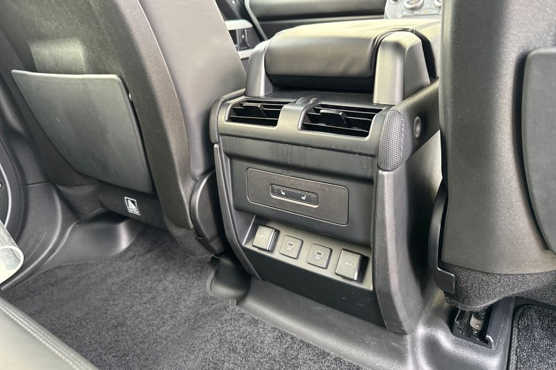 Used Land Rover Defender 2021 for sale - 76982161: Photo 18