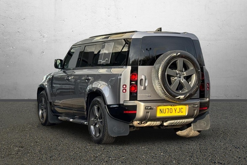 Used Land Rover Defender 2021 for sale - 76982161: Photo 2