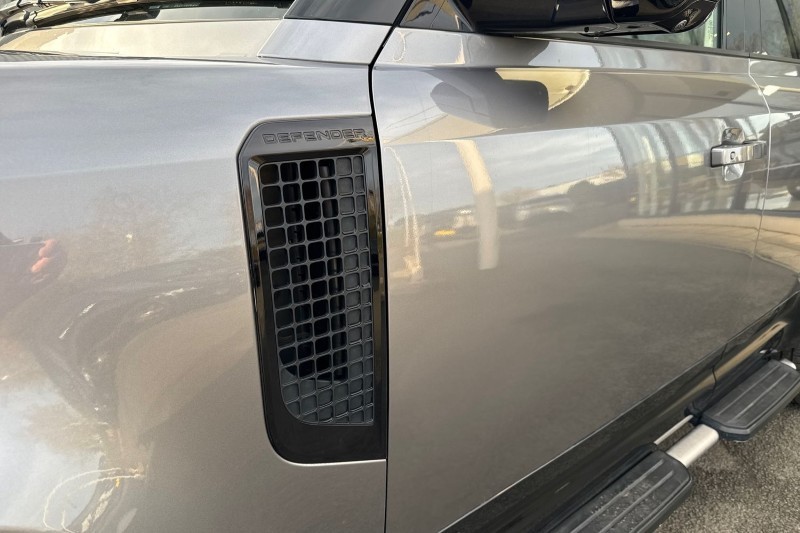 Used Land Rover Defender 2021 for sale - 76982161: Photo 20