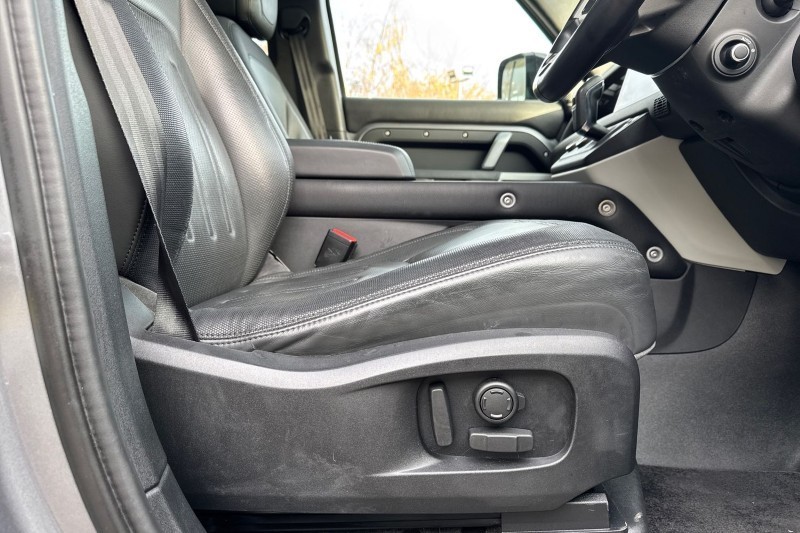 Used Land Rover Defender 2021 for sale - 76982161: Photo 24