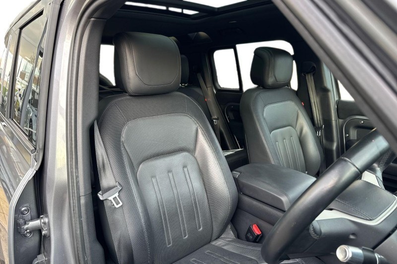 Used Land Rover Defender 2021 for sale - 76982161: Photo 26
