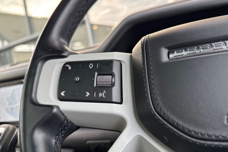 Used Land Rover Defender 2021 for sale - 76982161: Photo 28