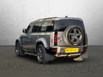 Used Land Rover Defender 2021 for sale - 76982161: Photo