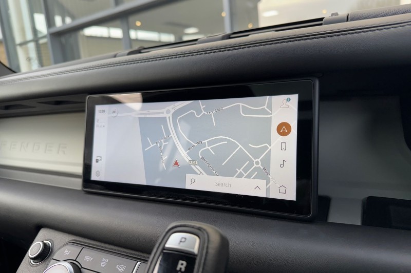 Used Land Rover Defender 2021 for sale - 76982161: Photo 31