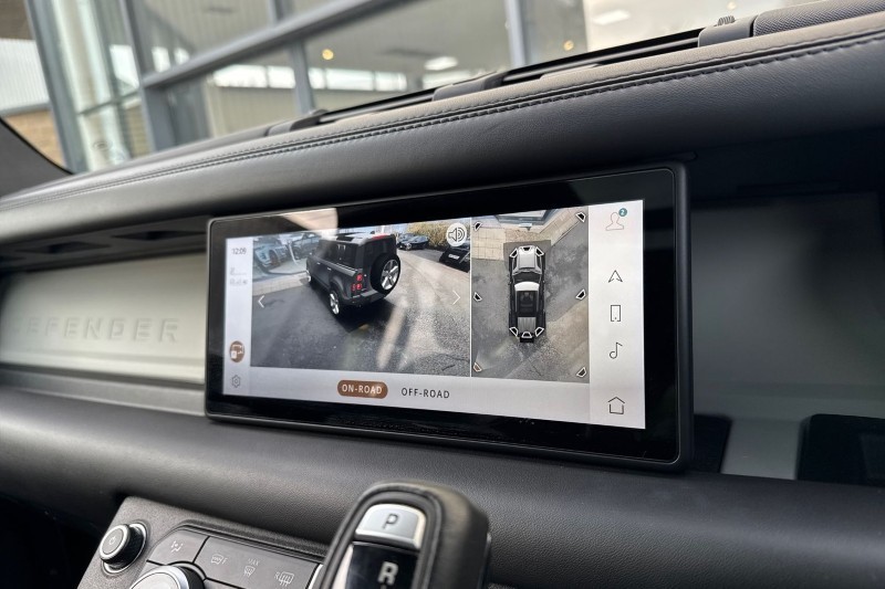 Used Land Rover Defender 2021 for sale - 76982161: Photo 32