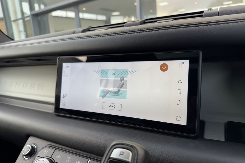 Used Land Rover Defender 2021 for sale - 76982161: Photo 34