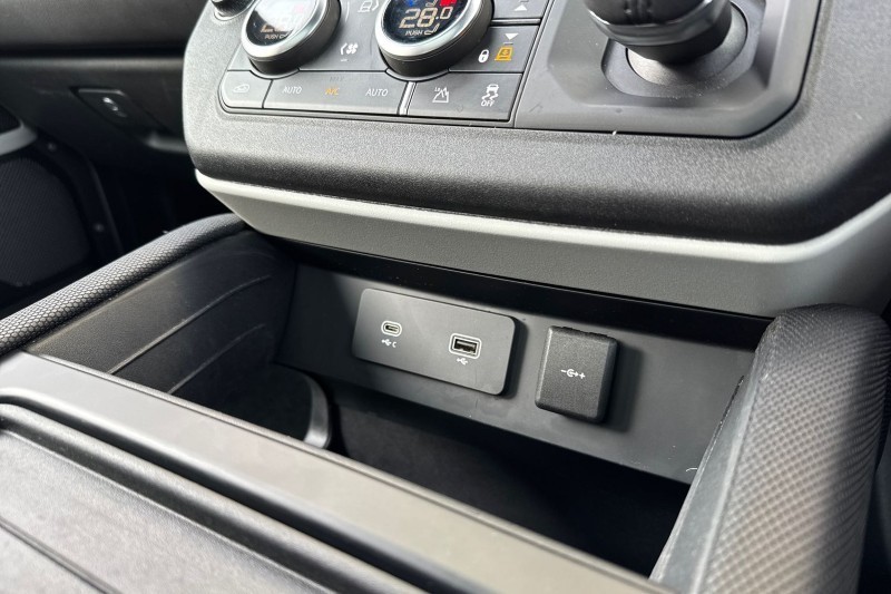 Used Land Rover Defender 2021 for sale - 76982161: Photo 38