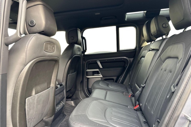 Used Land Rover Defender 2021 for sale - 76982161: Photo 4