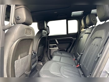 Used Land Rover Defender 2021 for sale - 76982161: Photo