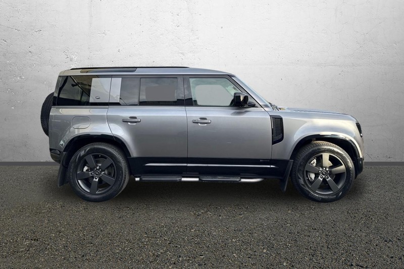 Used Land Rover Defender 2021 for sale - 76982161: Photo 5