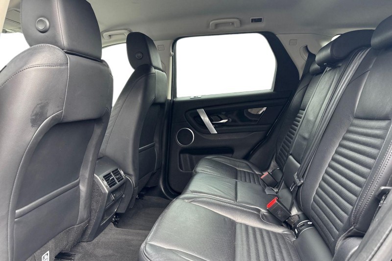 Used Land Rover Discovery Sport 2022 for sale - 77353888: Photo 4