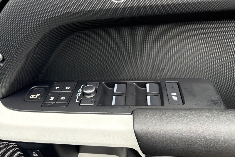 Used Land Rover Defender 2022 for sale - 78014765: Photo 24