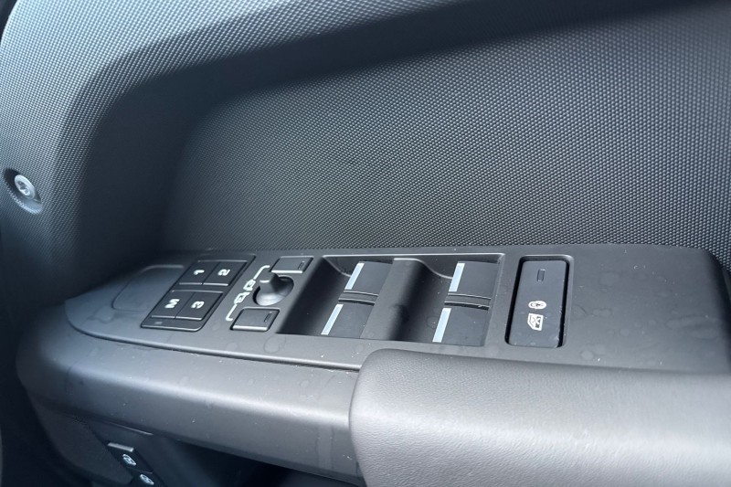 Used Land Rover Defender 2025 for sale - 77005461: Photo 23