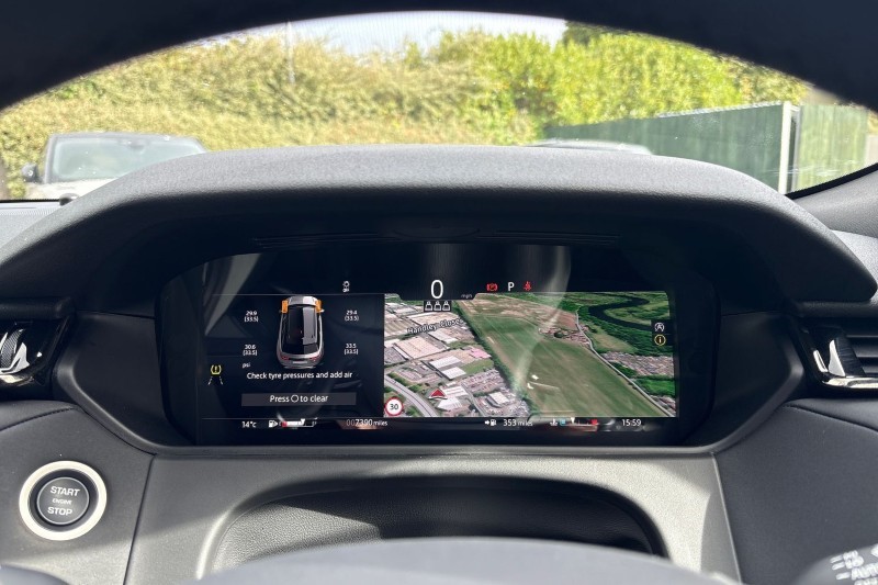 Used Land Rover Range Rover Velar 2025 for sale - 76981478: Photo 16