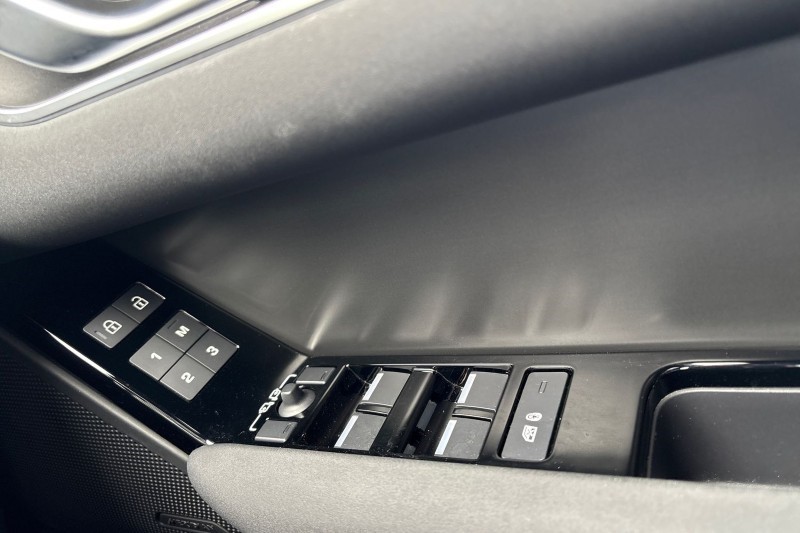 Used Land Rover Range Rover Velar 2025 for sale - 76981478: Photo 24