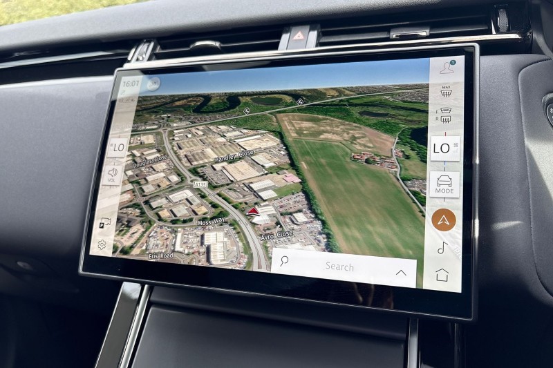 Used Land Rover Range Rover Velar 2025 for sale - 76981478: Photo 32