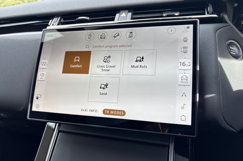 Used Land Rover Range Rover Velar 2025 for sale - 76981478: Photo 40