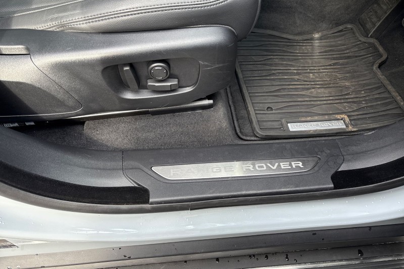 Used Land Rover Range Rover Velar 2025 for sale - 76981478: Photo 42