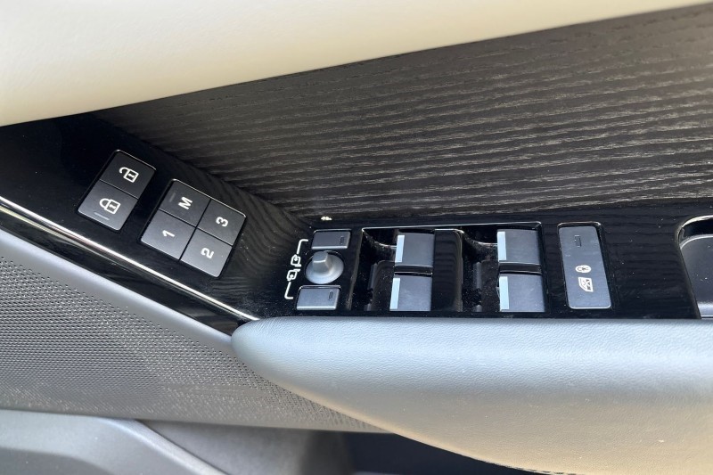 Used Land Rover Range Rover Velar 2025 for sale - 77803984: Photo 24