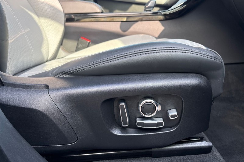 Used Land Rover Range Rover Velar 2025 for sale - 77803984: Photo 25