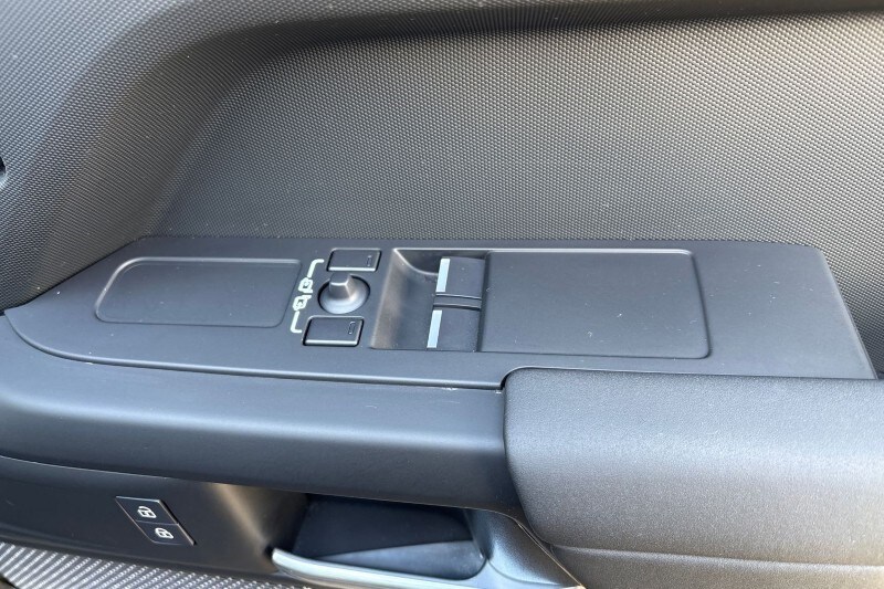 Used Land Rover Defender 2023 for sale - 78090491: Photo 24