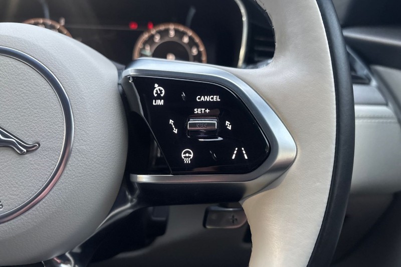 Used Jaguar F-Pace 2023 for sale - 77258408: Photo 30