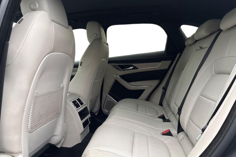 Used Jaguar F-Pace 2023 for sale - 77258408: Photo 4