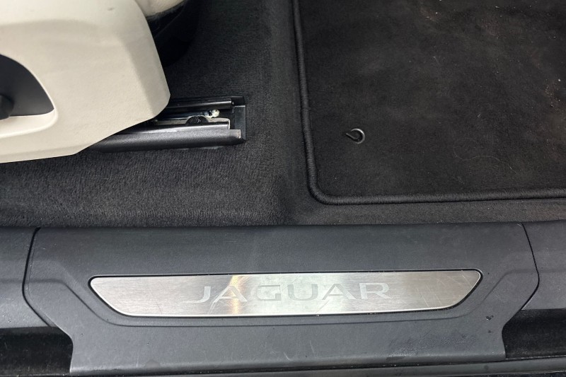 Used Jaguar F-Pace 2023 for sale - 77258408: Photo 42