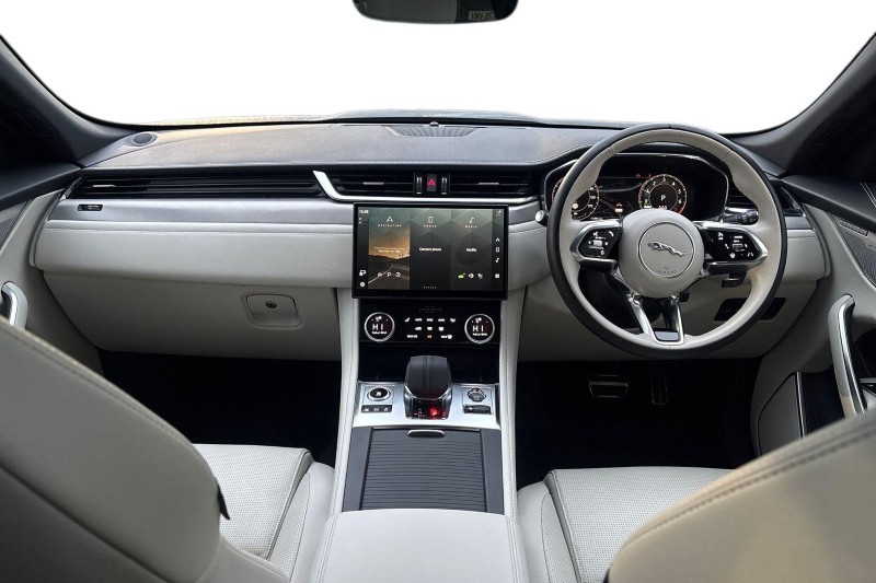 Used Jaguar F-Pace 2023 for sale - 77258408: Photo 9