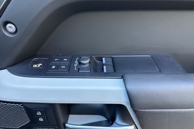 Used Land Rover Defender 2022 for sale - 77258384: Photo 23