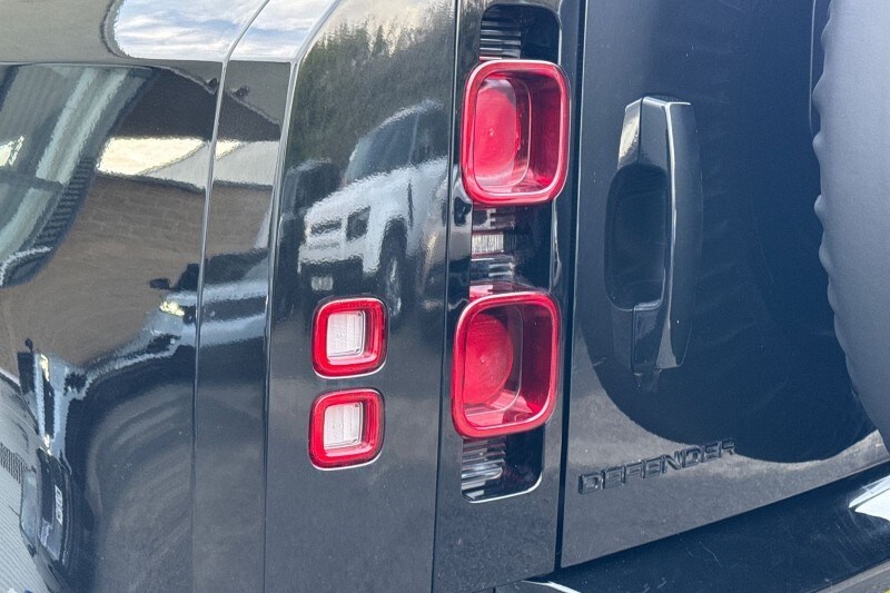 Used Land Rover Defender 2024 for sale - 77662120: Photo 19