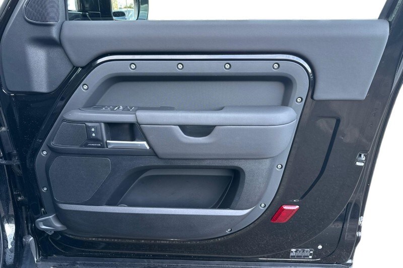 Used Land Rover Defender 2024 for sale - 77662120: Photo 22