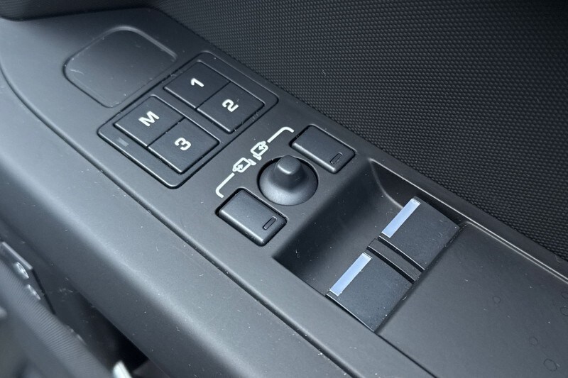 Used Land Rover Defender 2024 for sale - 77662120: Photo 23