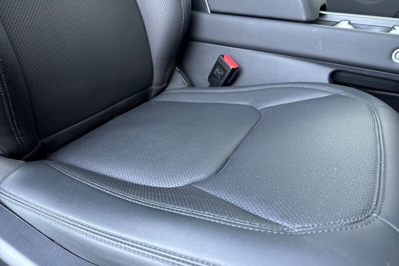 Used Land Rover Defender 2024 for sale - 77662120: Photo 25