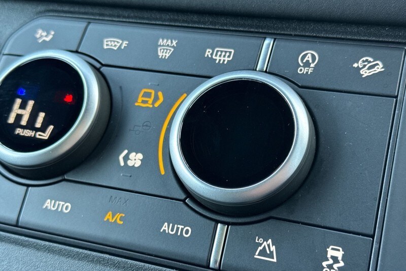 Used Land Rover Defender 2024 for sale - 77662120: Photo 37