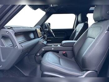 Used Land Rover Defender 2024 for sale - 77662120: Photo
