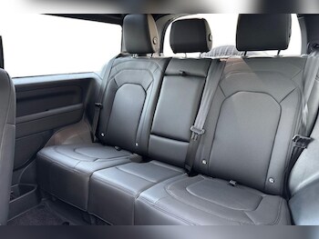 Used Land Rover Defender 2024 for sale - 77662120: Photo