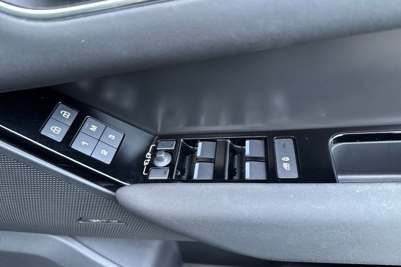 Used Land Rover Range Rover Velar 2025 for sale - 77607105: Photo 24