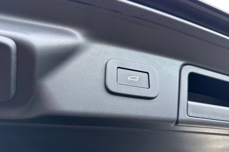 Used Land Rover Range Rover Velar 2025 for sale - 77607105: Photo 44