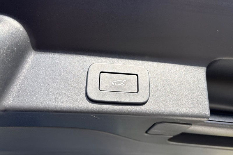 Used Jaguar F-Pace 2023 for sale - 77742704: Photo 43