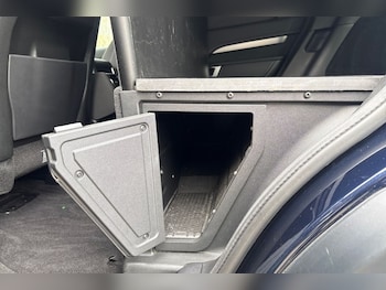 Used Land Rover Discovery 2023 for sale - 77950830: Photo