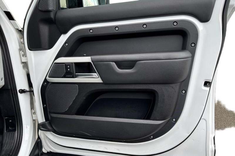 Used Land Rover Defender 2022 for sale - 77261791: Photo 22