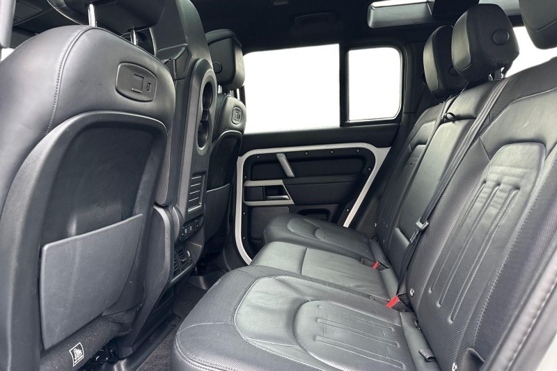 Used Land Rover Defender 2022 for sale - 77261791: Photo 4