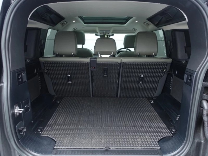Used Land Rover Defender 2023 for sale - 78028110: Photo 10